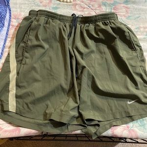 Nike dri fit med running shorts